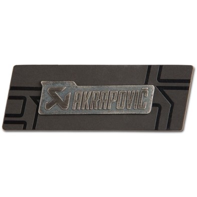 Insignia Akrapovic con logo | Merchandising exclusivo | BeRacing1