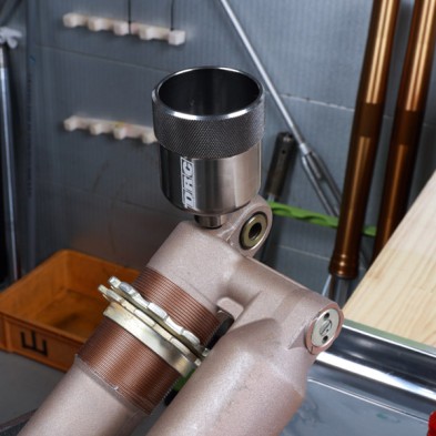 DRC SHOWA REAR SUSPENSION BLEED CUP 1 D59-37-158